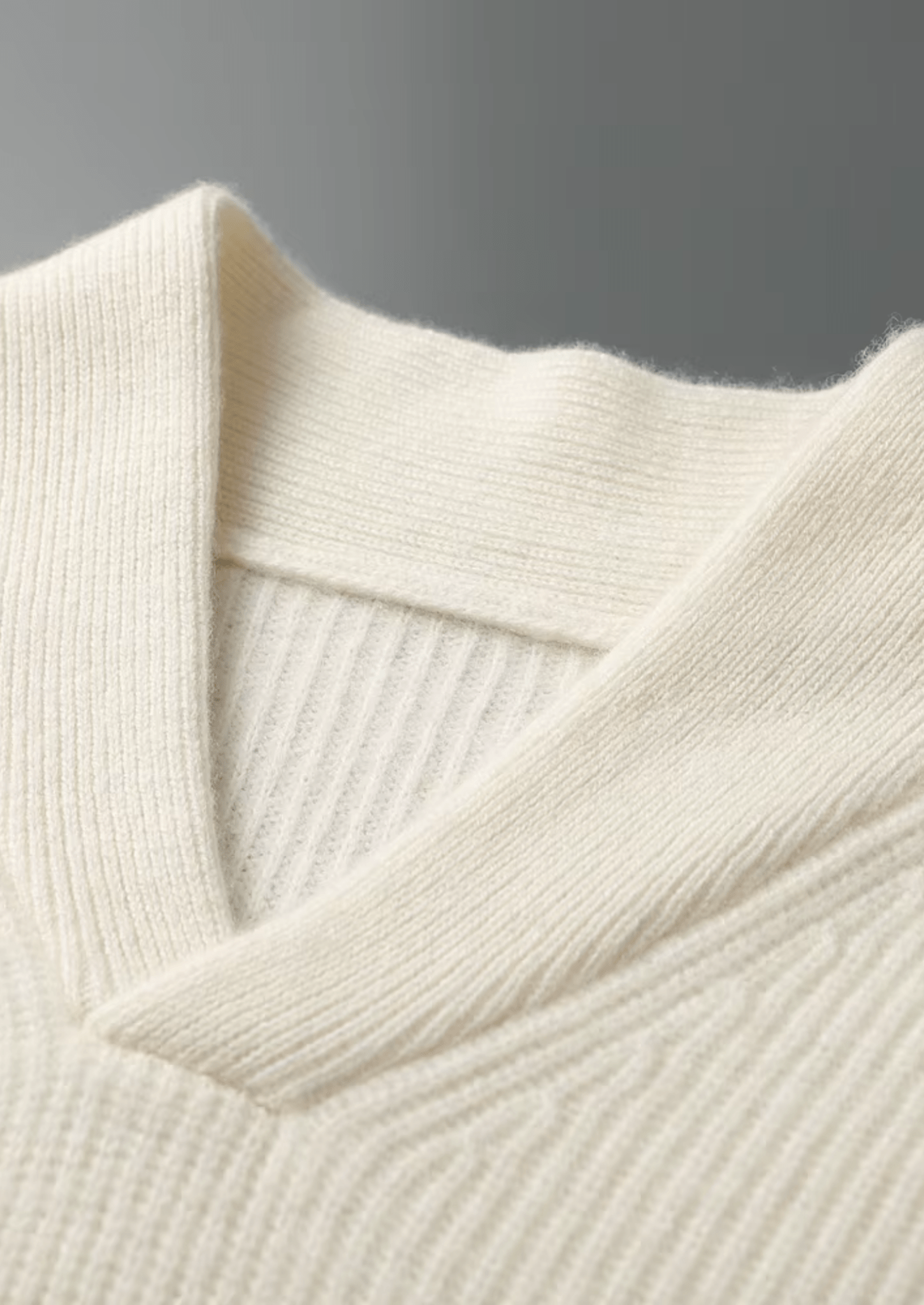 PREMIUM CASHMERE RIBBED V - NECK SWEATER - Derada