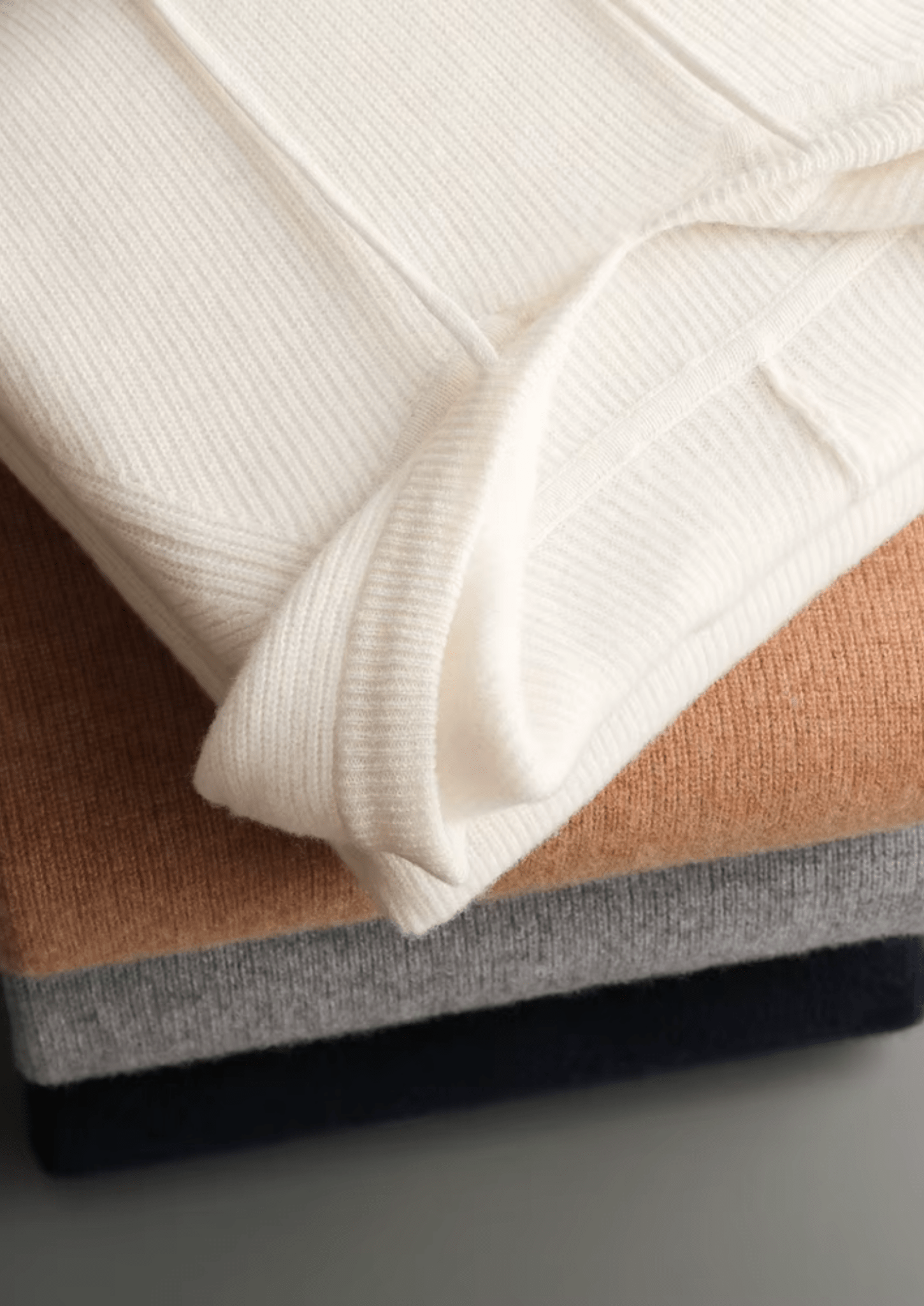 PURE EXTRA - FINE MERINO WOOL ALESSIO SET - Derada